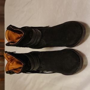 Womans Black Lucchese booties 7.5b